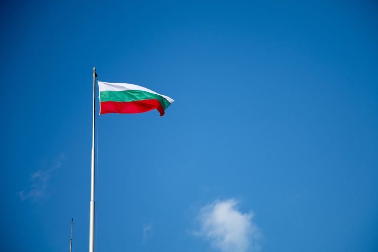 Ko će da plaća političke račune za cijenu struje u bugarskim domaćinstvima?